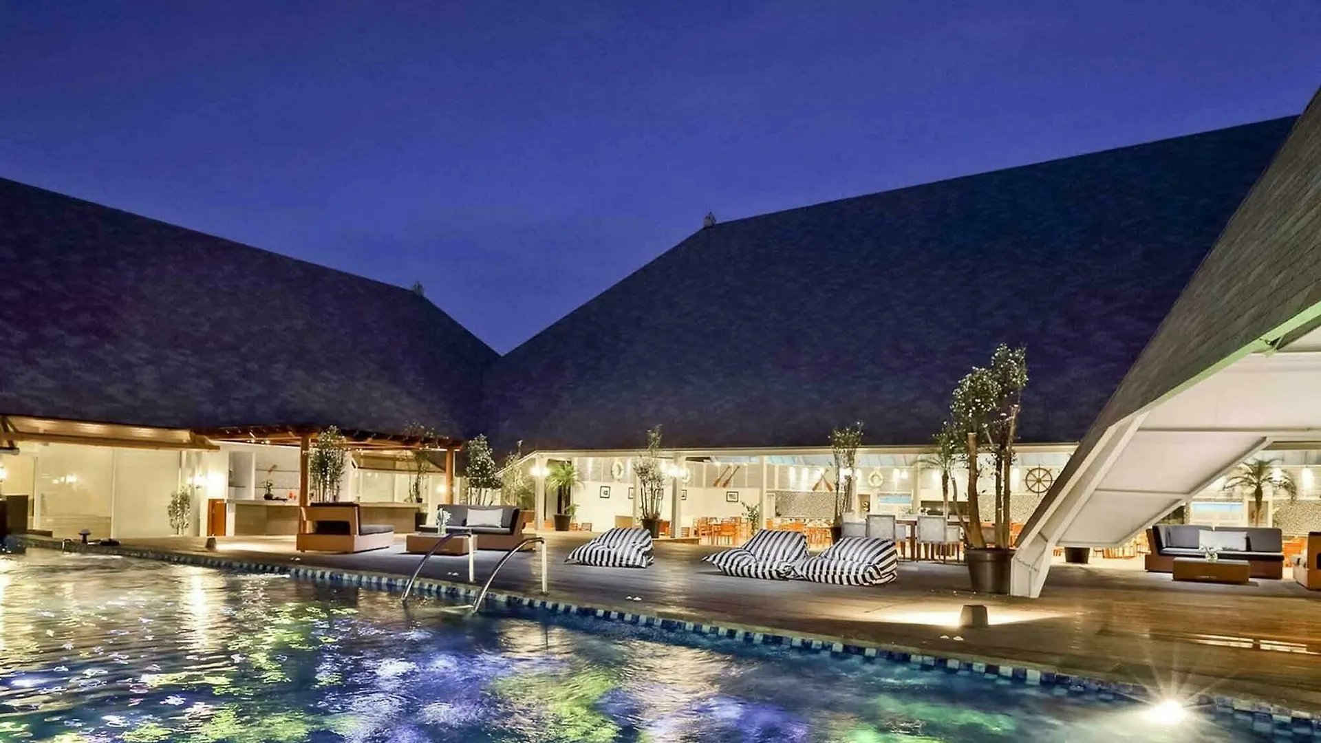 The Kuta Beach Heritage Hotel - Managed By Accor 5*, Kuta Lombok